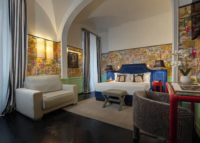 V Collection Condotti Roma